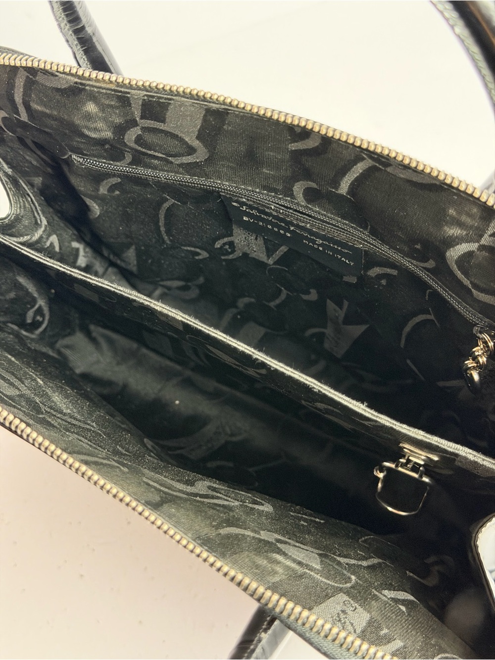 Salvatore Ferragamo Gancini Black Patent Leather Handbag Satchel - Picture 13 of 14